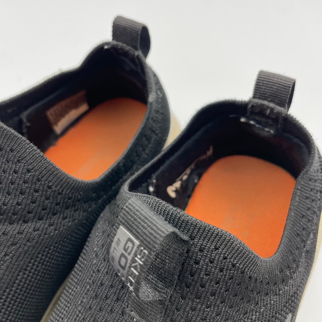 스케쳐스 블랙 울트라 고 슬립온 스니커즈 250 상품이미지2