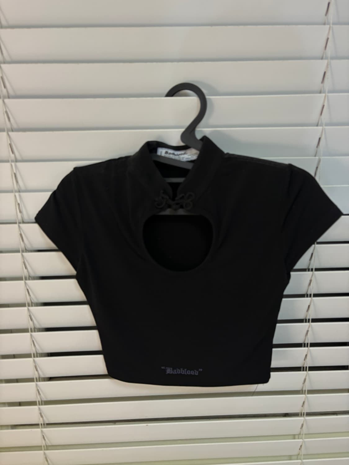 배드블러드 치파오 크롭 티 상품이미지1