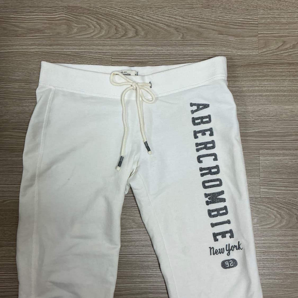 아베크롬비 화이트 트레이닝 팬츠 상품이미지3