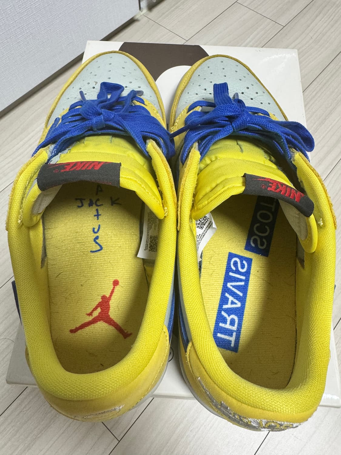 트레비스스캇 조던1 로우 카나리 상품이미지5