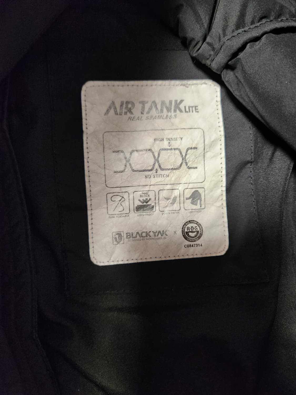 블랙야크 경량패딩 다운패딩(사용감있어요) 사이즈100(L)

여기저기 사 상품이미지8