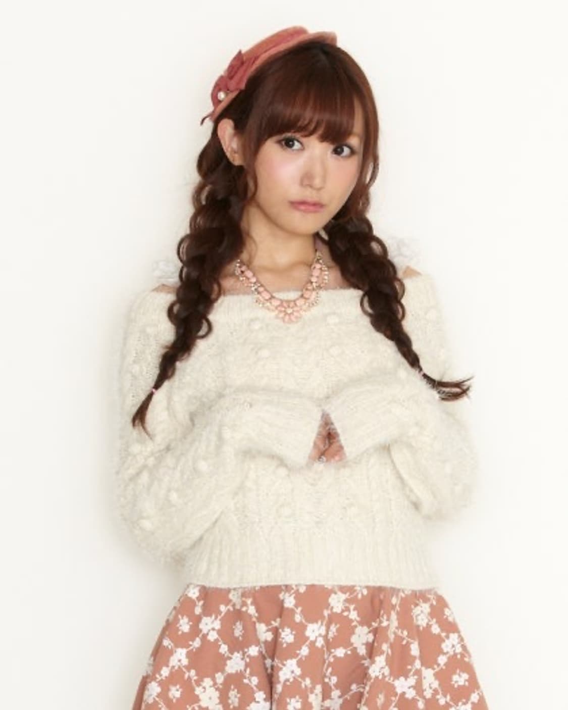 리즈리사 폼폼이 오프숄더 라떼갸루 니트 상품이미지1