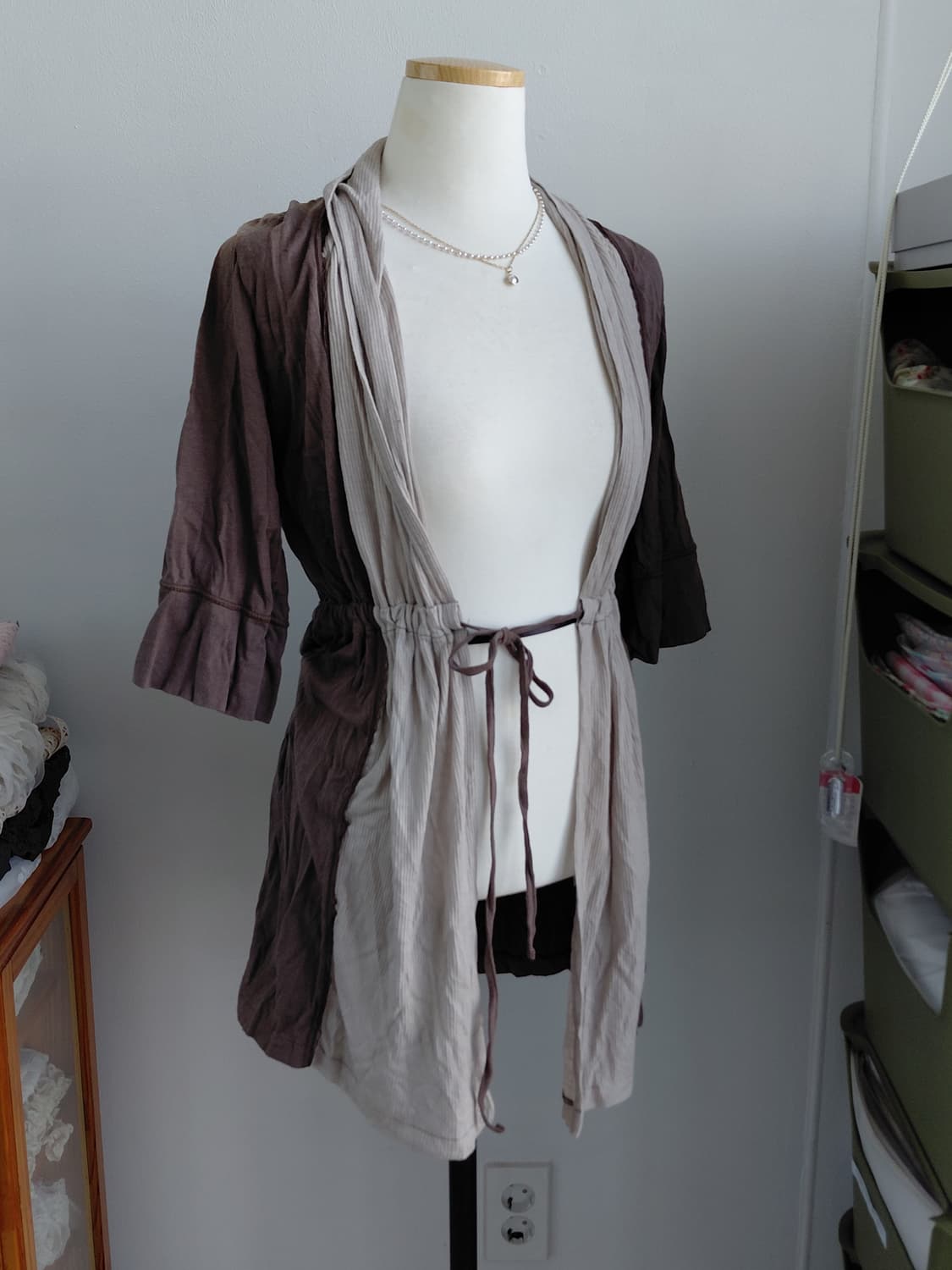 [빈티지] 배색 5부 소매 끈 셔링 가디건 상품이미지1