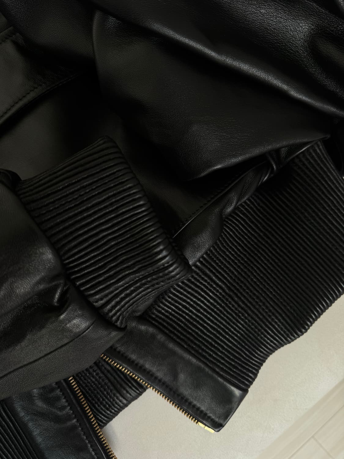 Zara x Chavarria 자라 크롭 레더 XL 상품이미지6