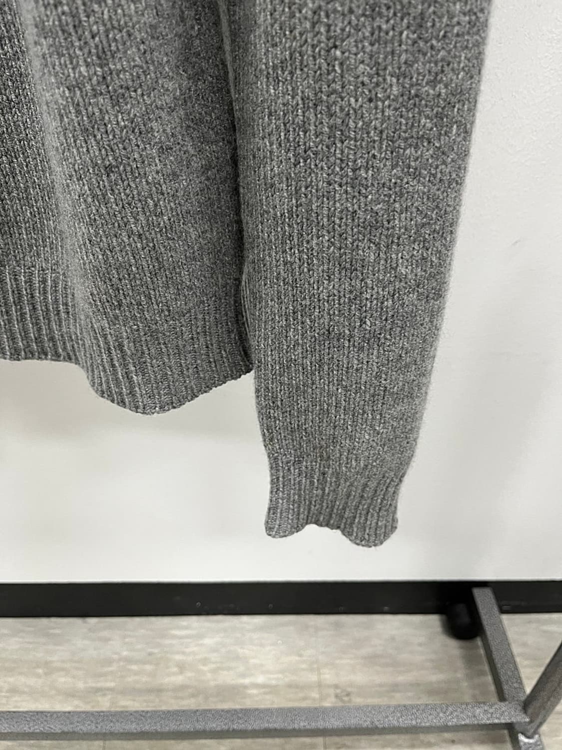 105) 에르메스 캐시미어 버튼니트  상품이미지3