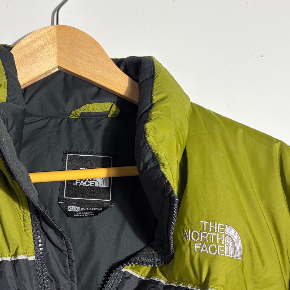 노스페이스  올리브 경량 패딩 자켓 (무료배송) 상품이미지3