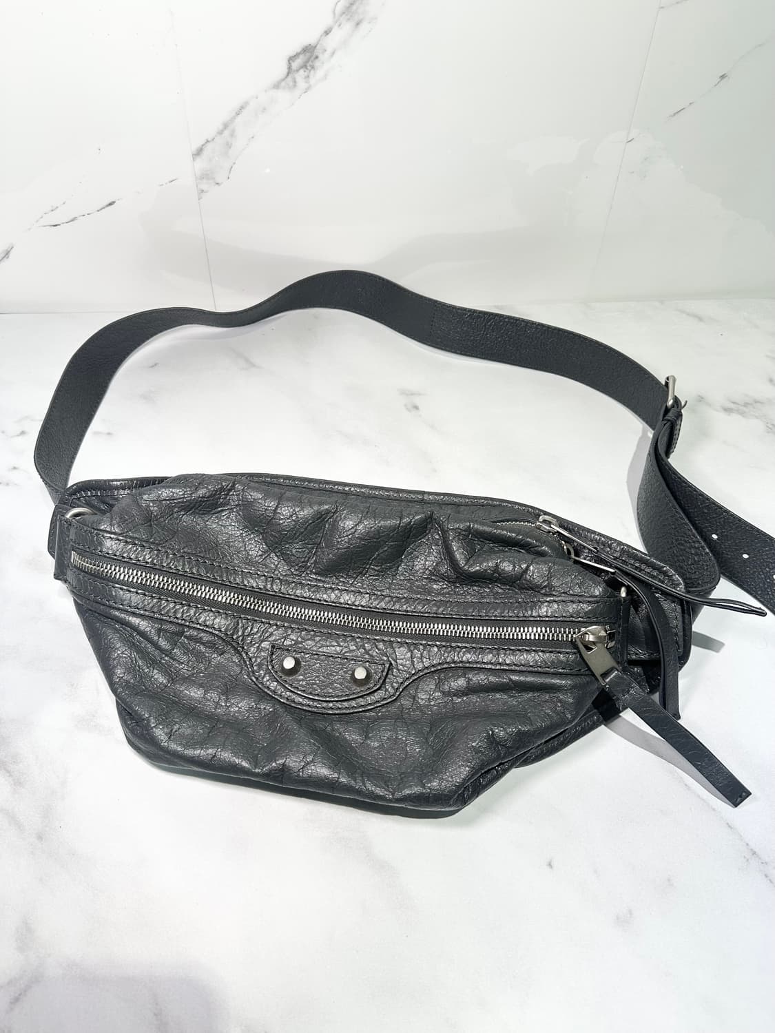 [A+ 정품] 발렌시아가 모터 슬링 크로스백 상품이미지1