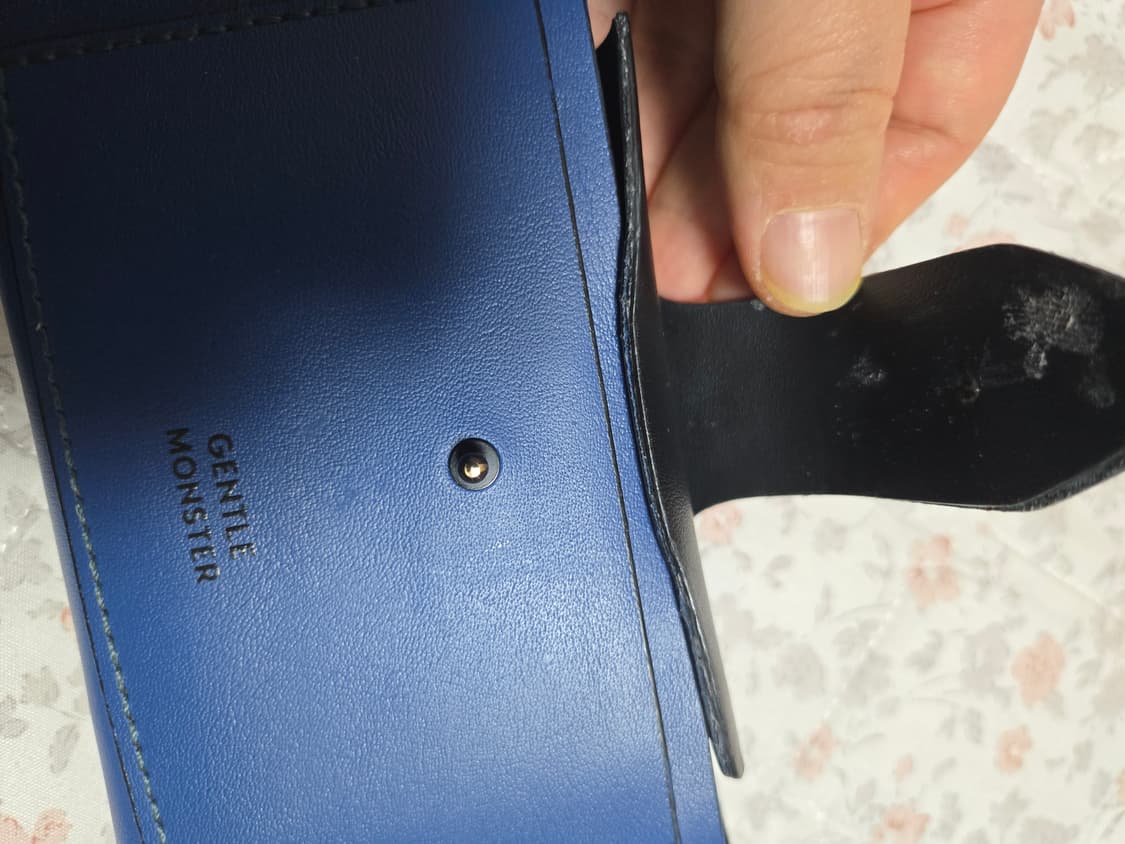 젠틀몬스터 케이스 상품이미지7