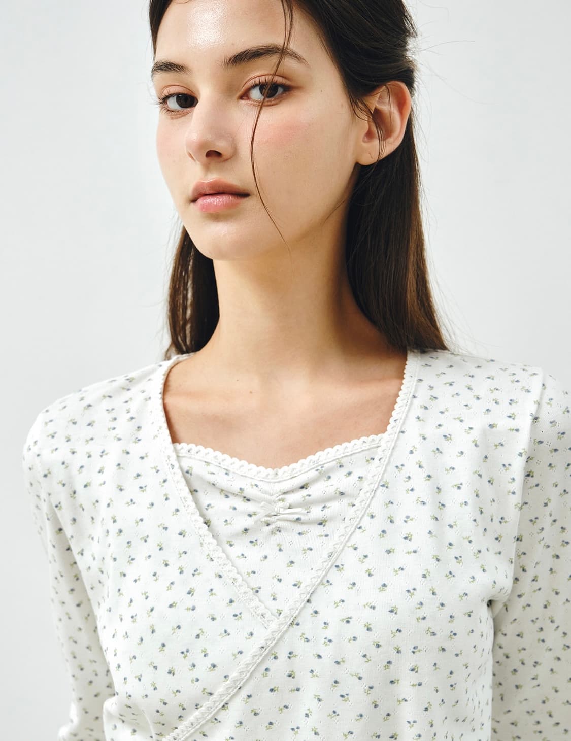 (새상품) 몽돌 플라워 아일렛 랩 긴팔 티셔츠 화이트 상품이미지2