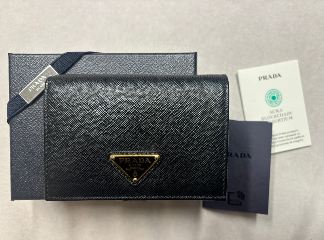 프라다 사피아노 트라이앵글 로고 반지갑 상품이미지4