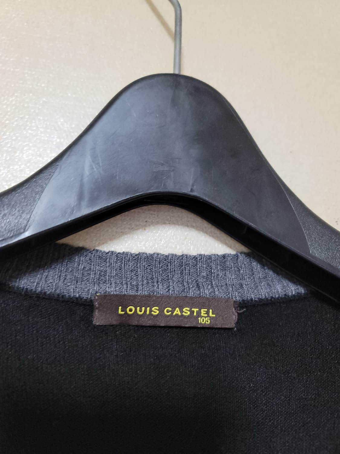 루이까스텔 브이넥 니트 상품이미지6