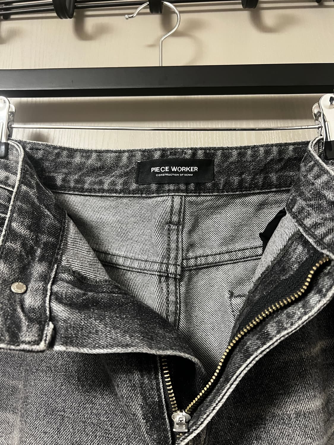 피스워커 흑청 워싱 세미와이드 데님팬츠 34 상품이미지4