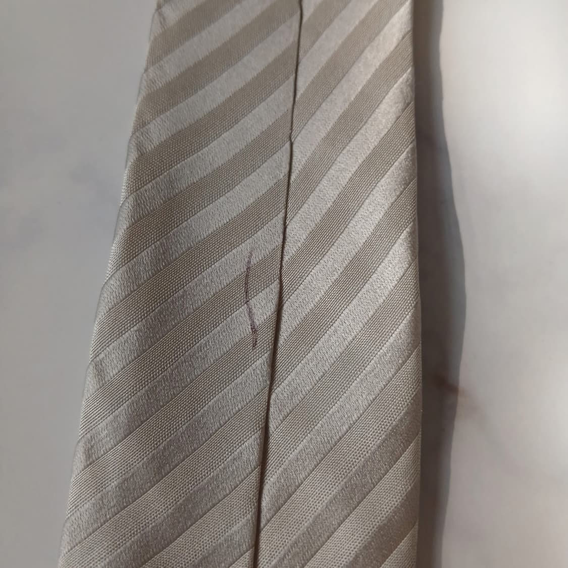 엠포리오 아르마니 실크 스트라이프 넥타이 9cm A등급 A18898
 상품이미지8