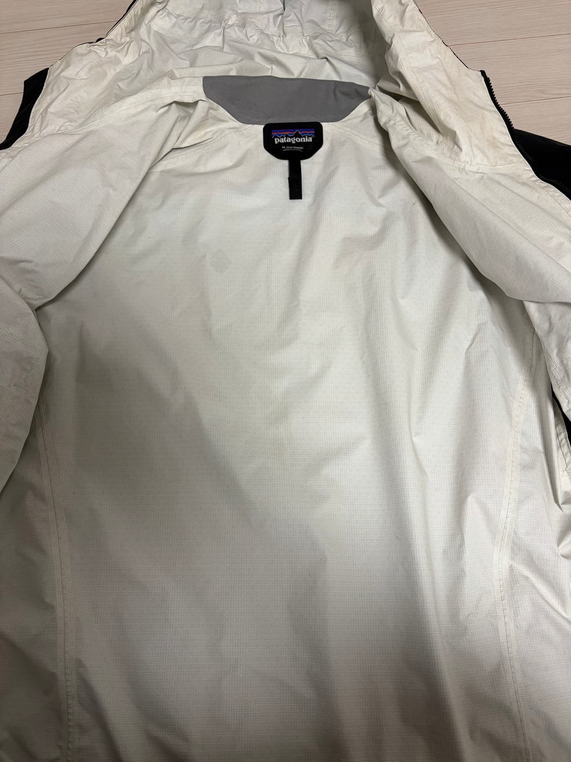 파타고니아 토렌쉘 자켓 블랙 상품이미지4