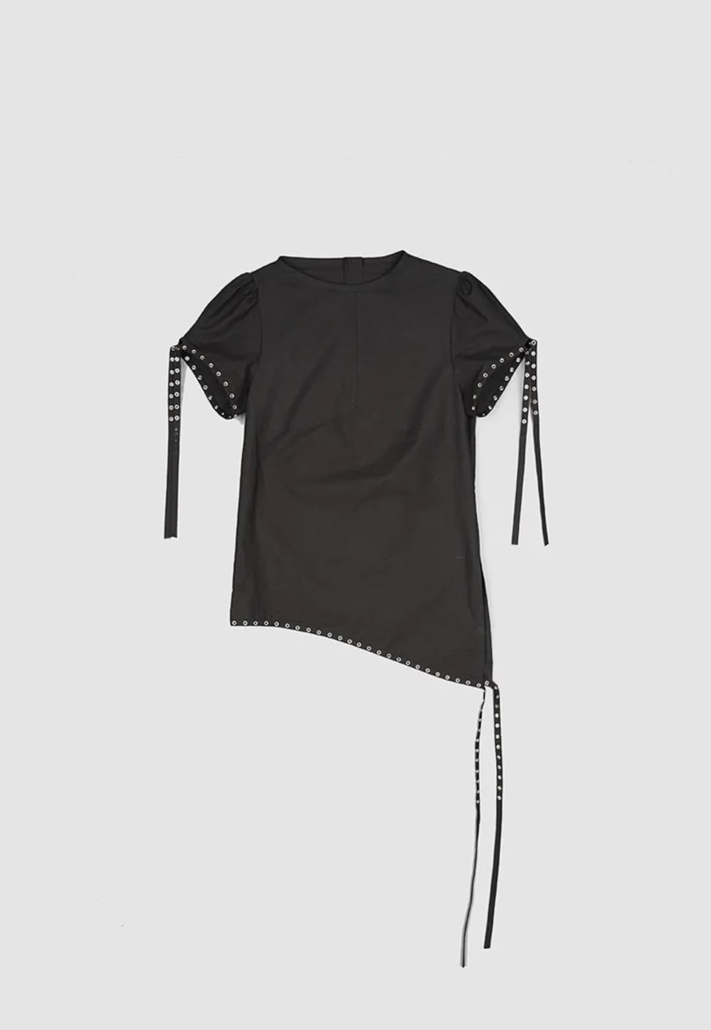 데어드 퍼프 슬리브 아일렛 스트랩 블라우스 블랙 상품이미지1