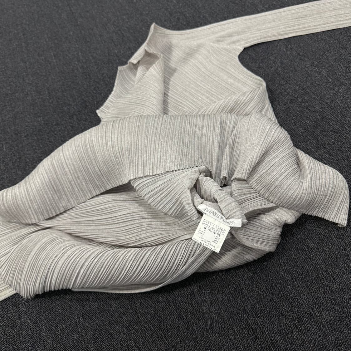 이세이미야케 플리츠플리즈 롱 가디건 상품이미지7