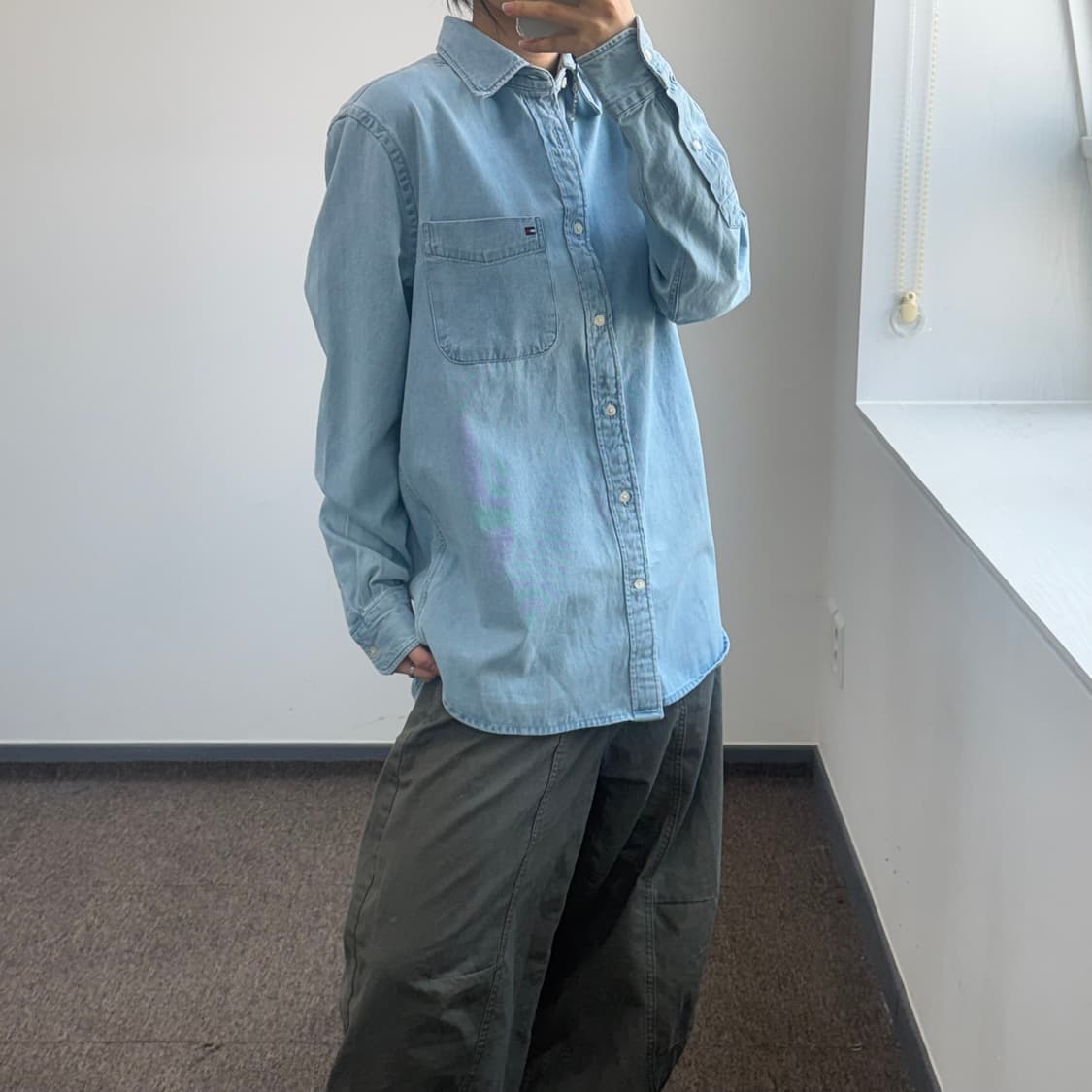 Tommy Hilfiger 타미힐피거 데드스탁 스몰로고 데님 셔츠에 상품이미지2