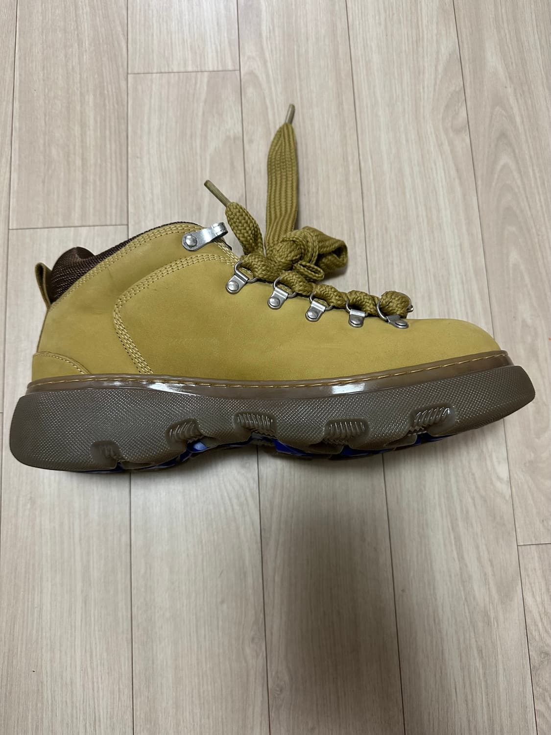 (43) 버버리 누벅 트렉 부츠 상품이미지3