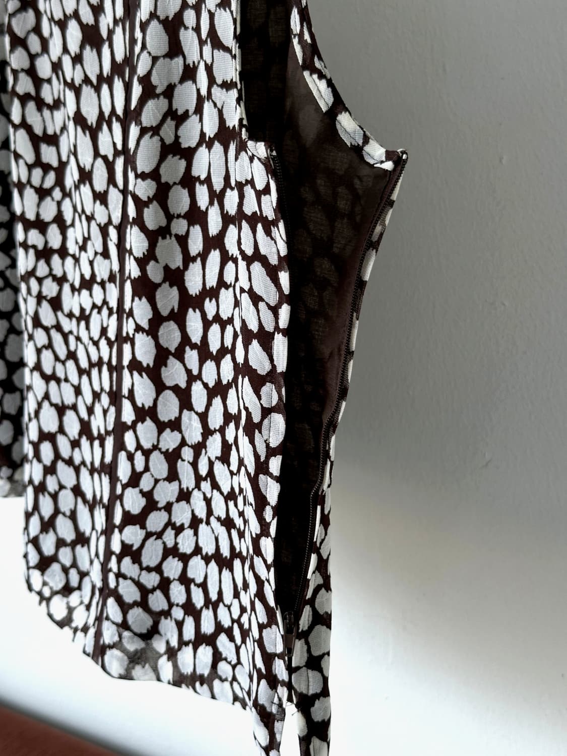 High count poly design sleeveless top 상품이미지3