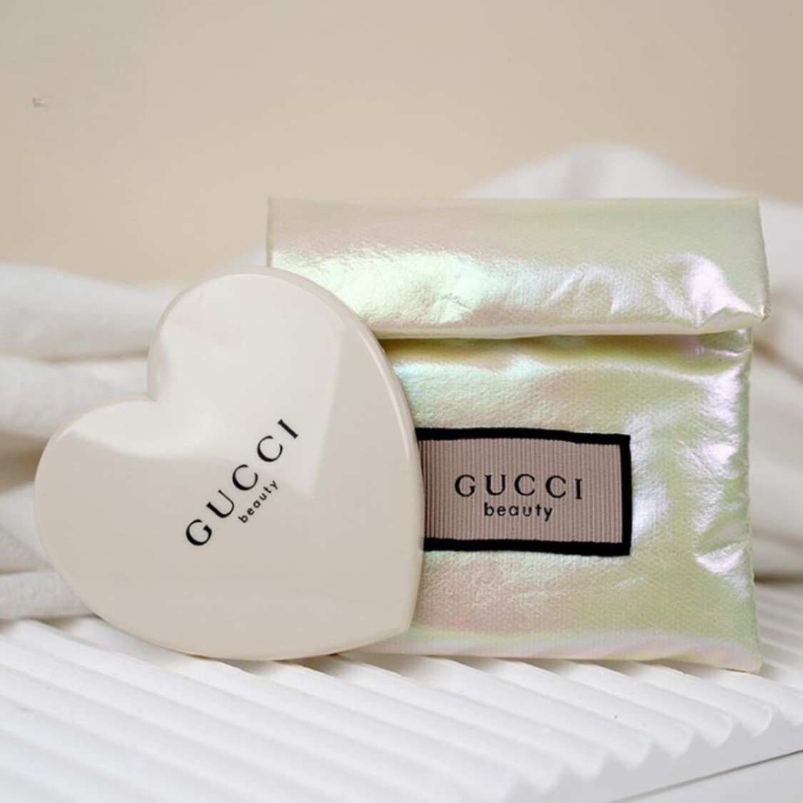 구찌 뷰티 하트 손거울 파우치 세트 상품이미지2