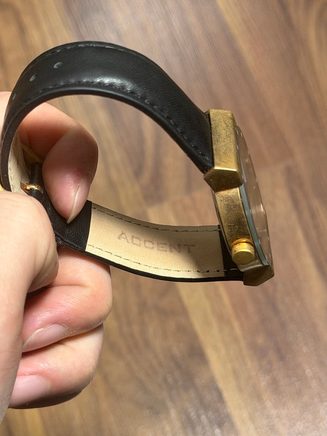 액센트 가죽 시계 상품이미지5