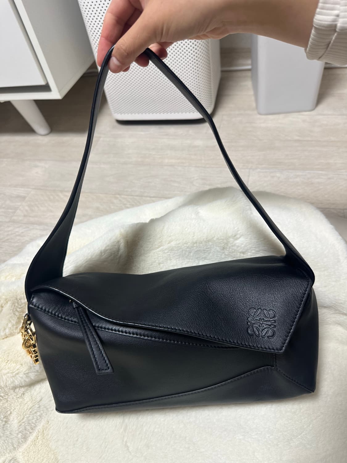 로에베 호보백 상품이미지2