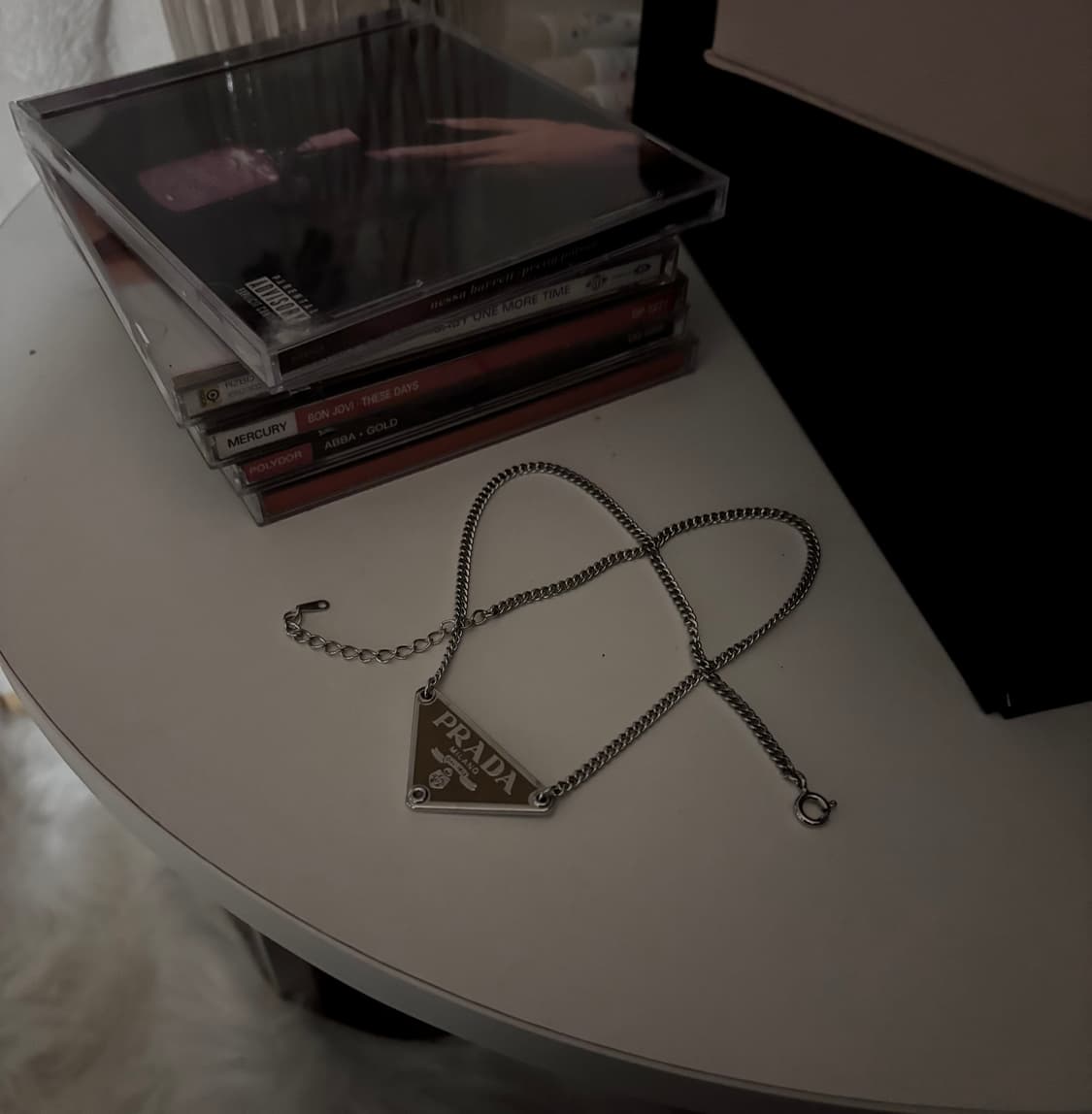 prada 프라다 목걸이 정품 베이지 팬던트 상품이미지2