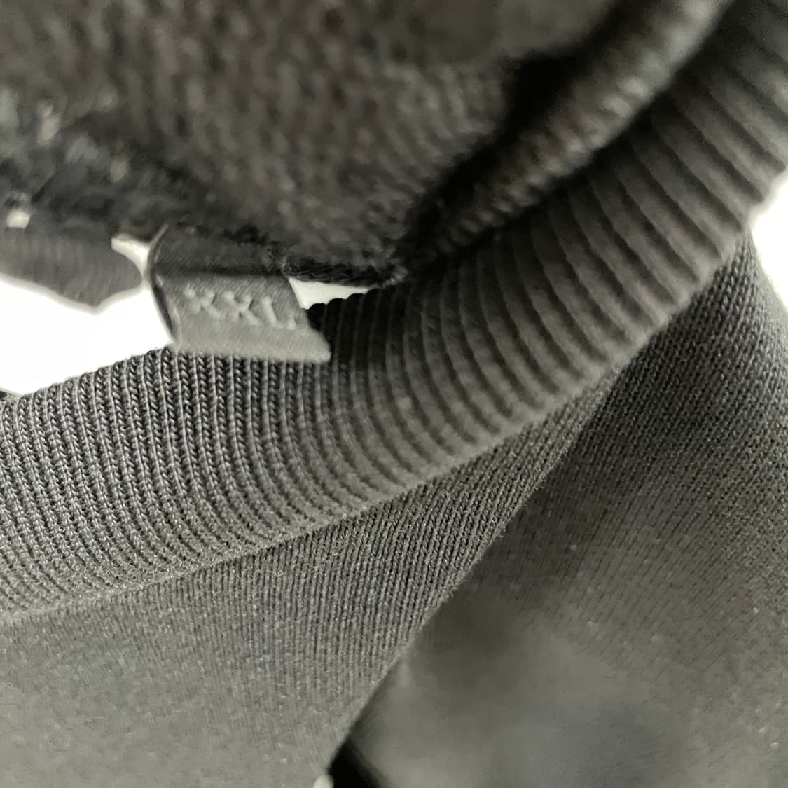 몽클레어 블랙 맨투맨 XXL 상품이미지6