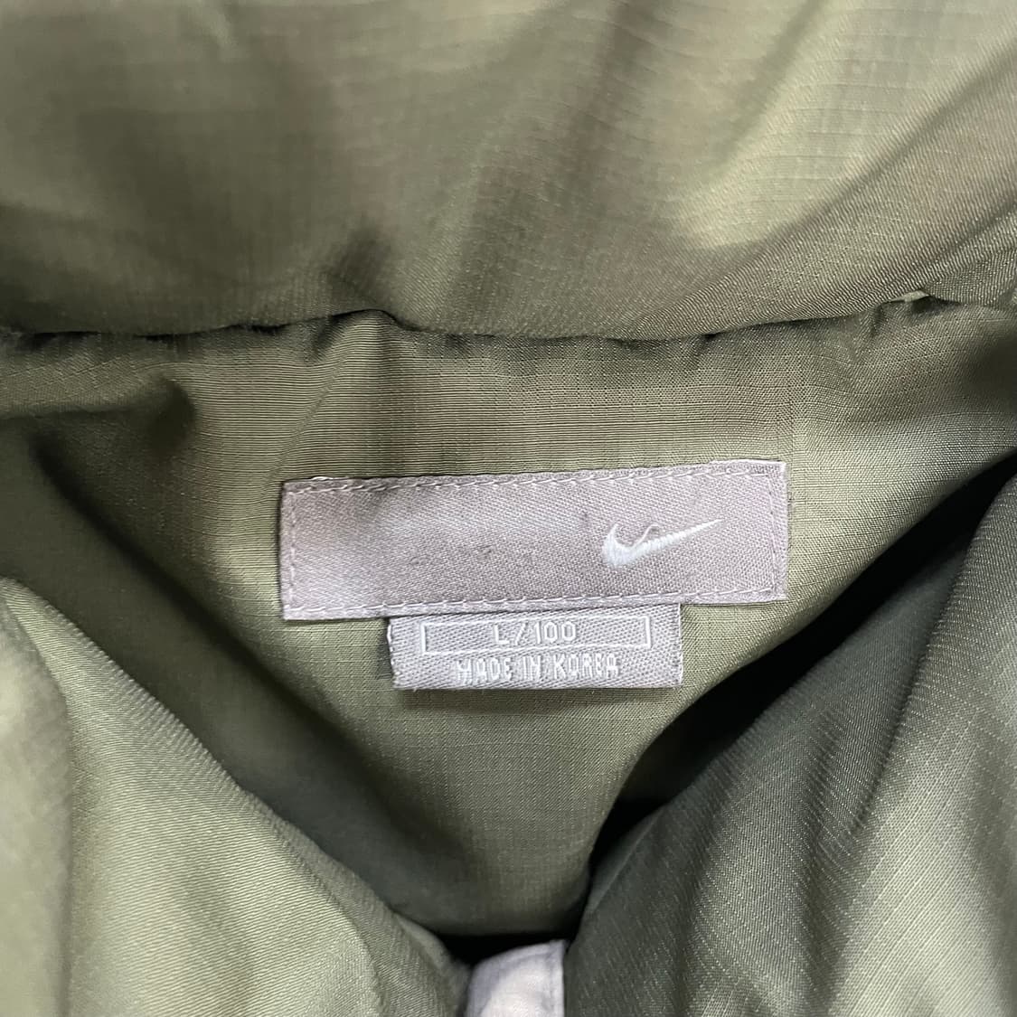 나이키 00s 올드스쿨 솔로 스우시 립스탑 덕다운 패딩 베이지  상품이미지3