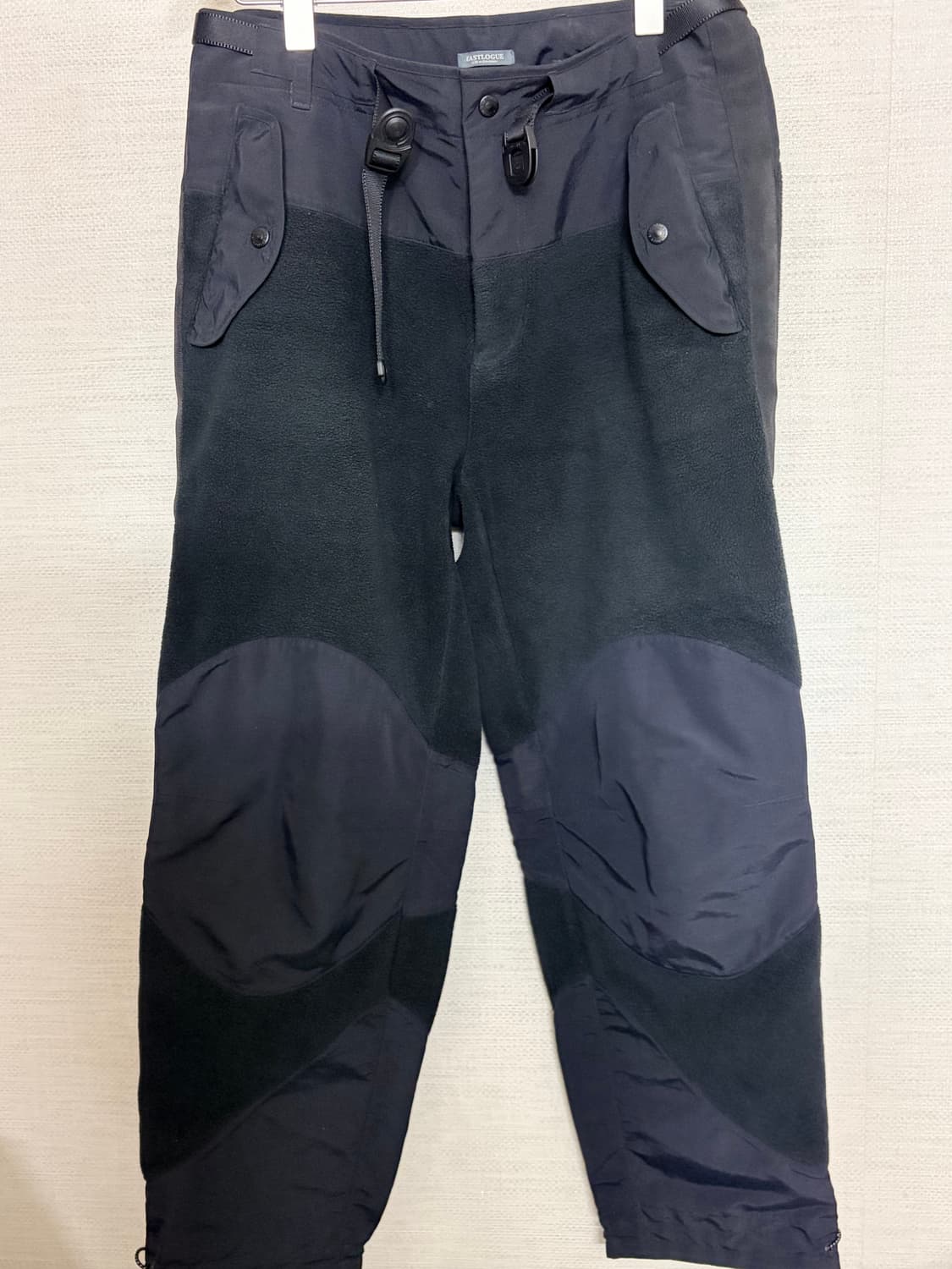 이스트로그 x 뉴발란스 폴라텍 팬츠 상품이미지1