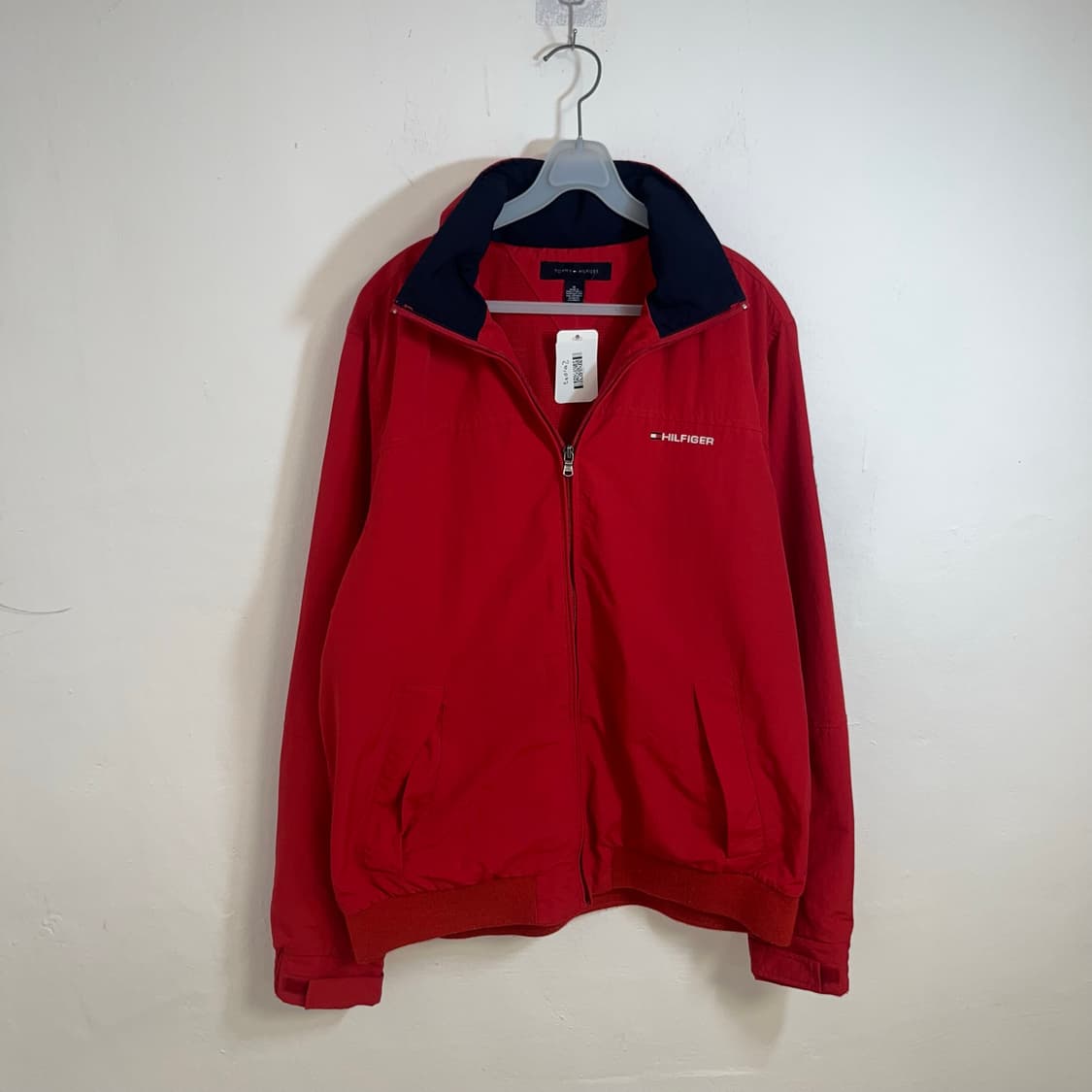Tommy Hilfiger Red Windbreaker 상품이미지3
