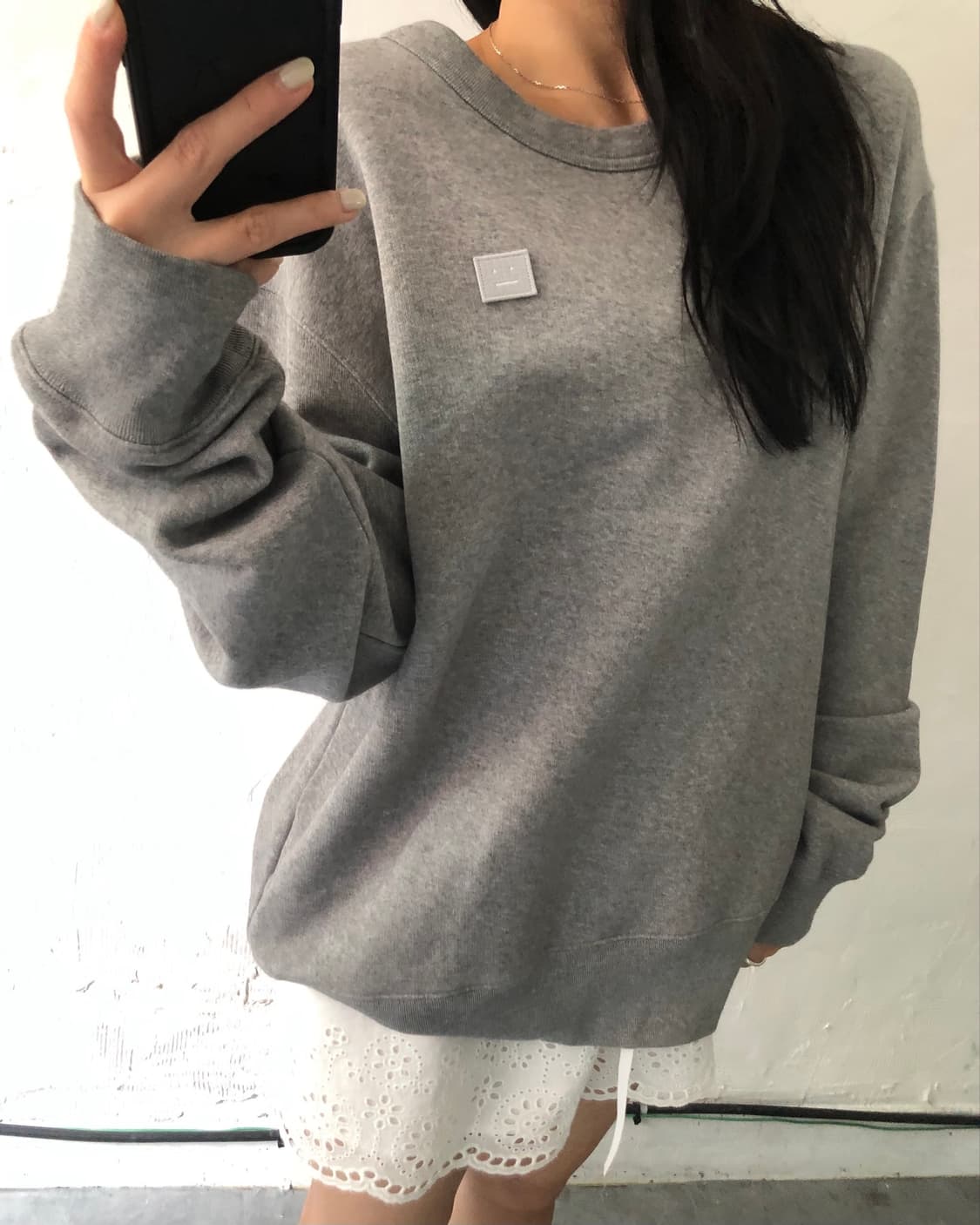 Acne Studios 아크네 스튜디오 페이스로고 그레이컬러 맨투맨 상품이미지1