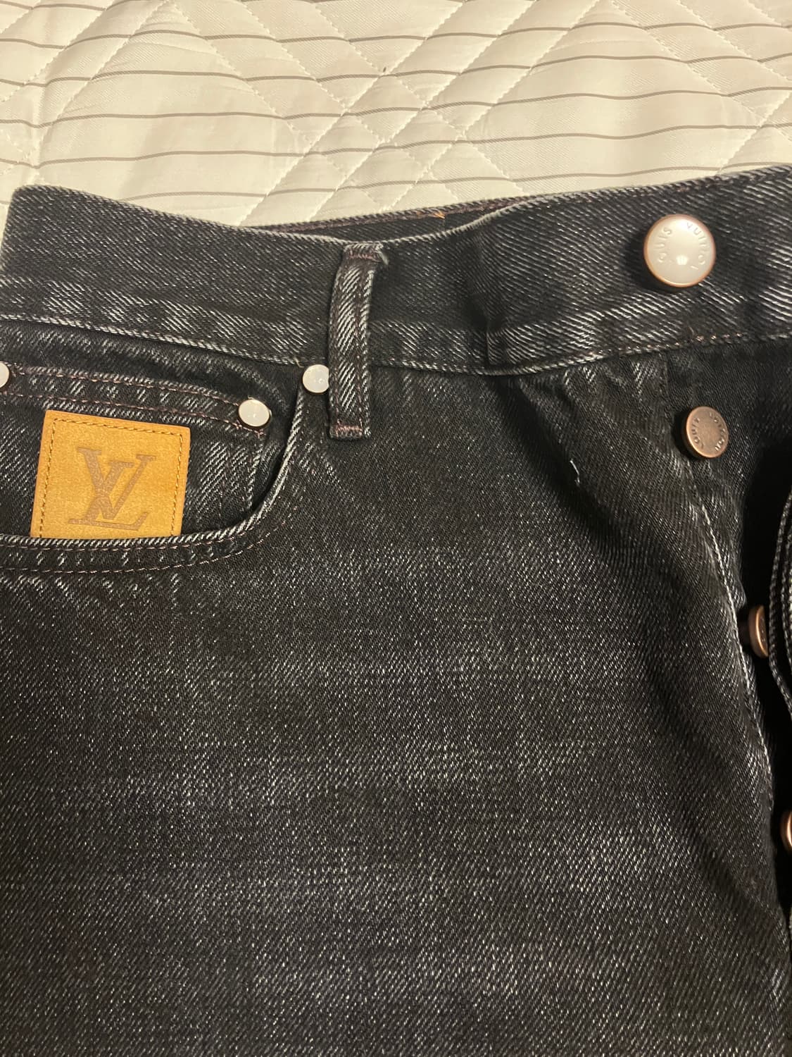 루이비통 26SS 플레어 데님 팬츠 32 상품이미지5