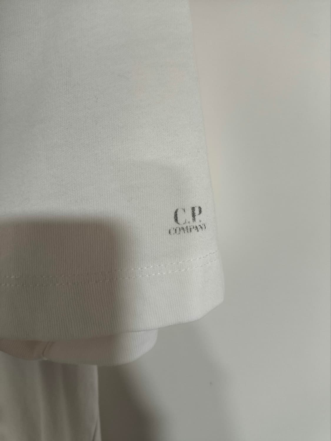 L 씨피 CP컴퍼니 실루엣 코믹 반팔티셔츠 상품이미지4