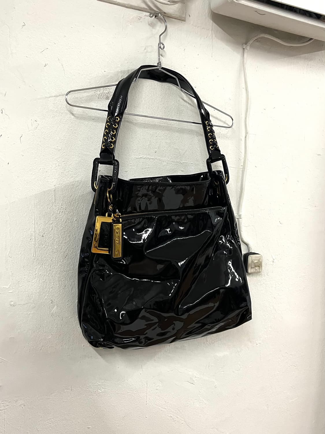 로저 비비에 페이던트 레더 체인 숄더백 상품이미지1