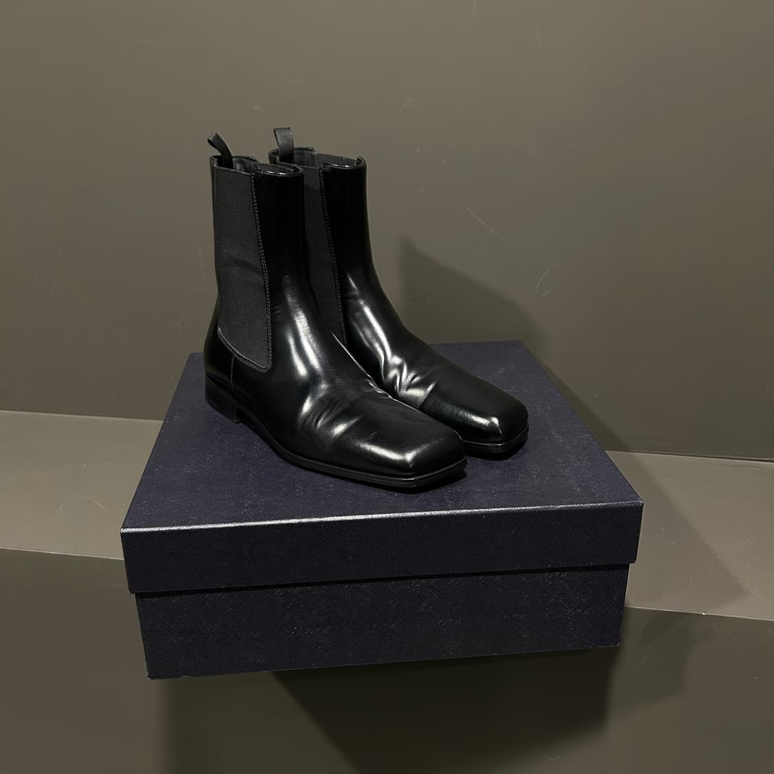 프라다 브러쉬드 레더 첼시부츠 상품이미지6