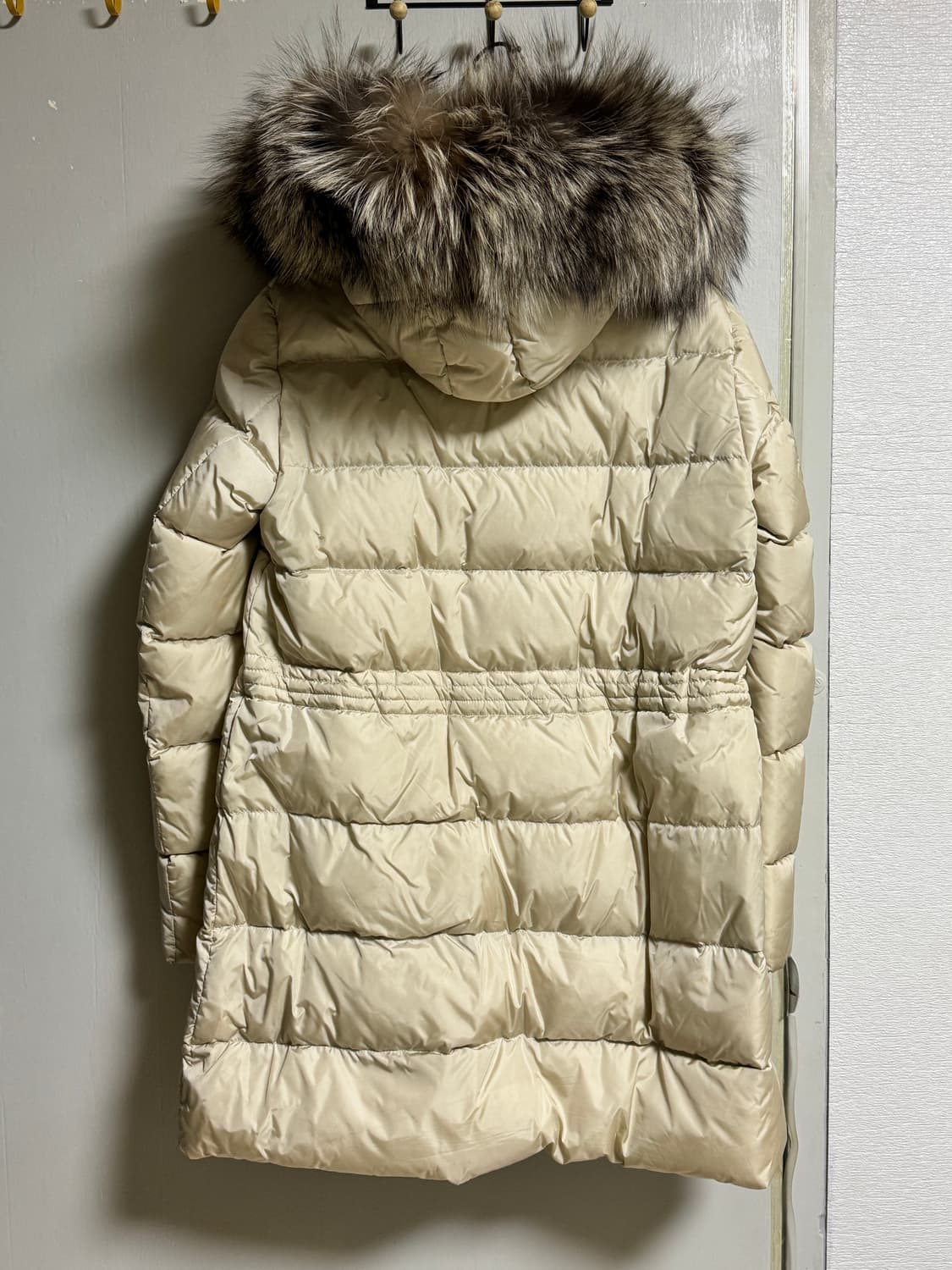 몽클레어 여성 롱패딩 아이보리 상품이미지2