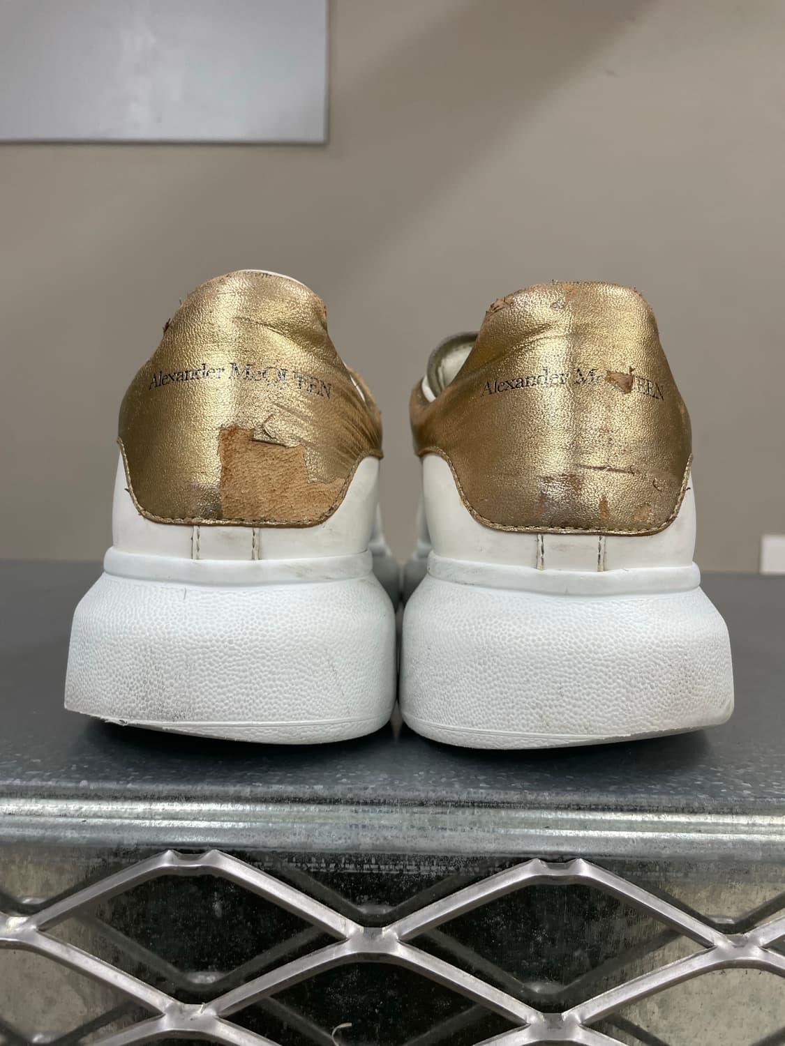 알렉산더 맥퀸 오버솔 스니커즈 화이트 41.5D 상품이미지3