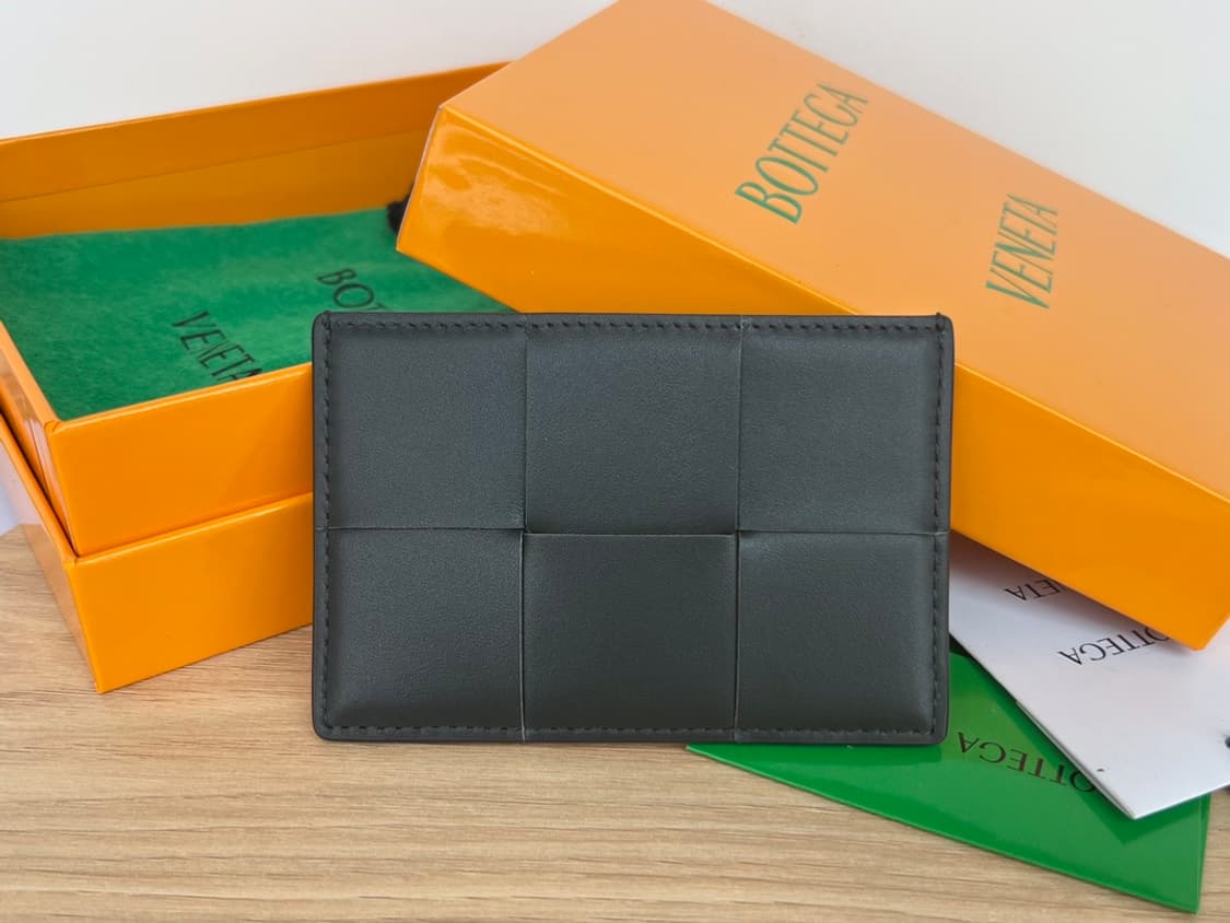 보테가 베네타 카드 케이스 카프스킨 블랙 상품이미지1
