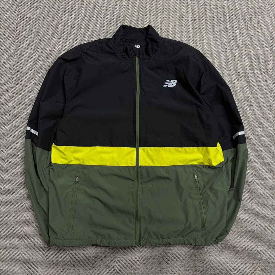 뉴발란스 배색 바람막이 v1803 상품이미지1