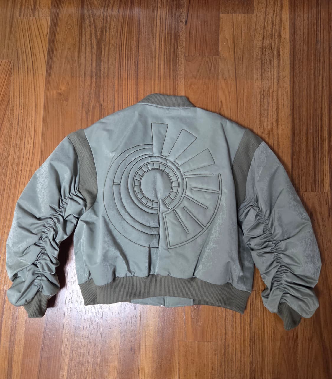 MEANTIME 카키색 셔링 봄버 자켓 상품이미지4