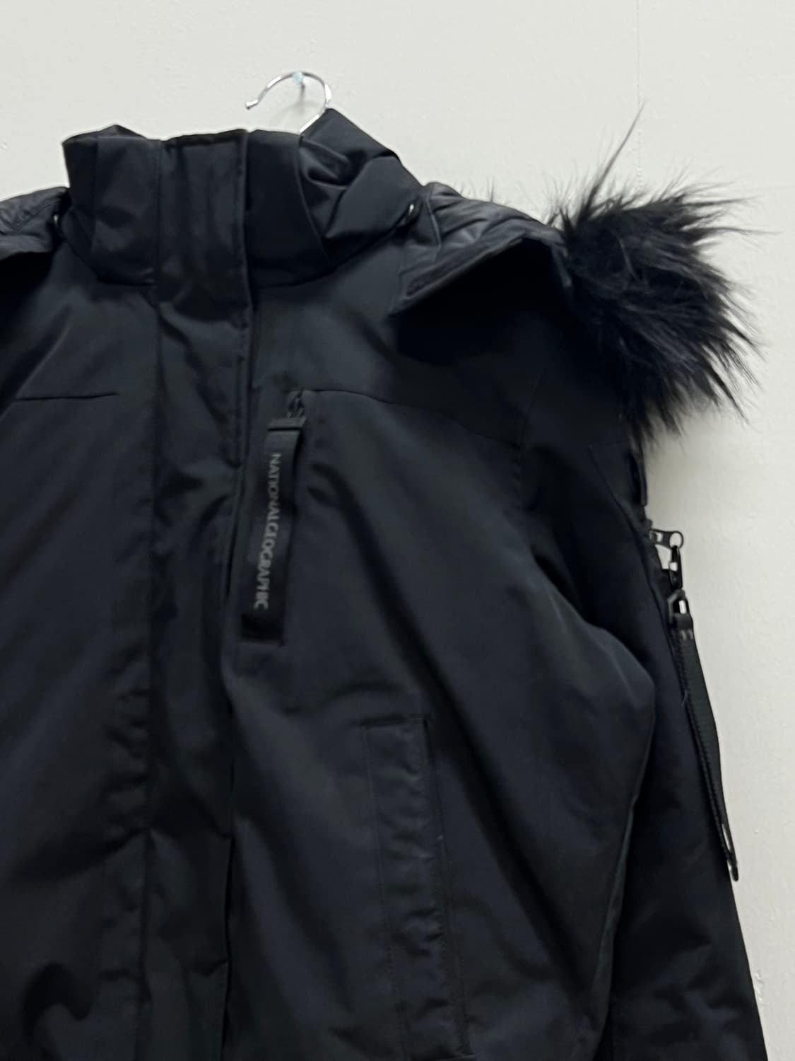 내셔널지오그래픽 타루가 덕다운 숏패딩 블랙 상품이미지3