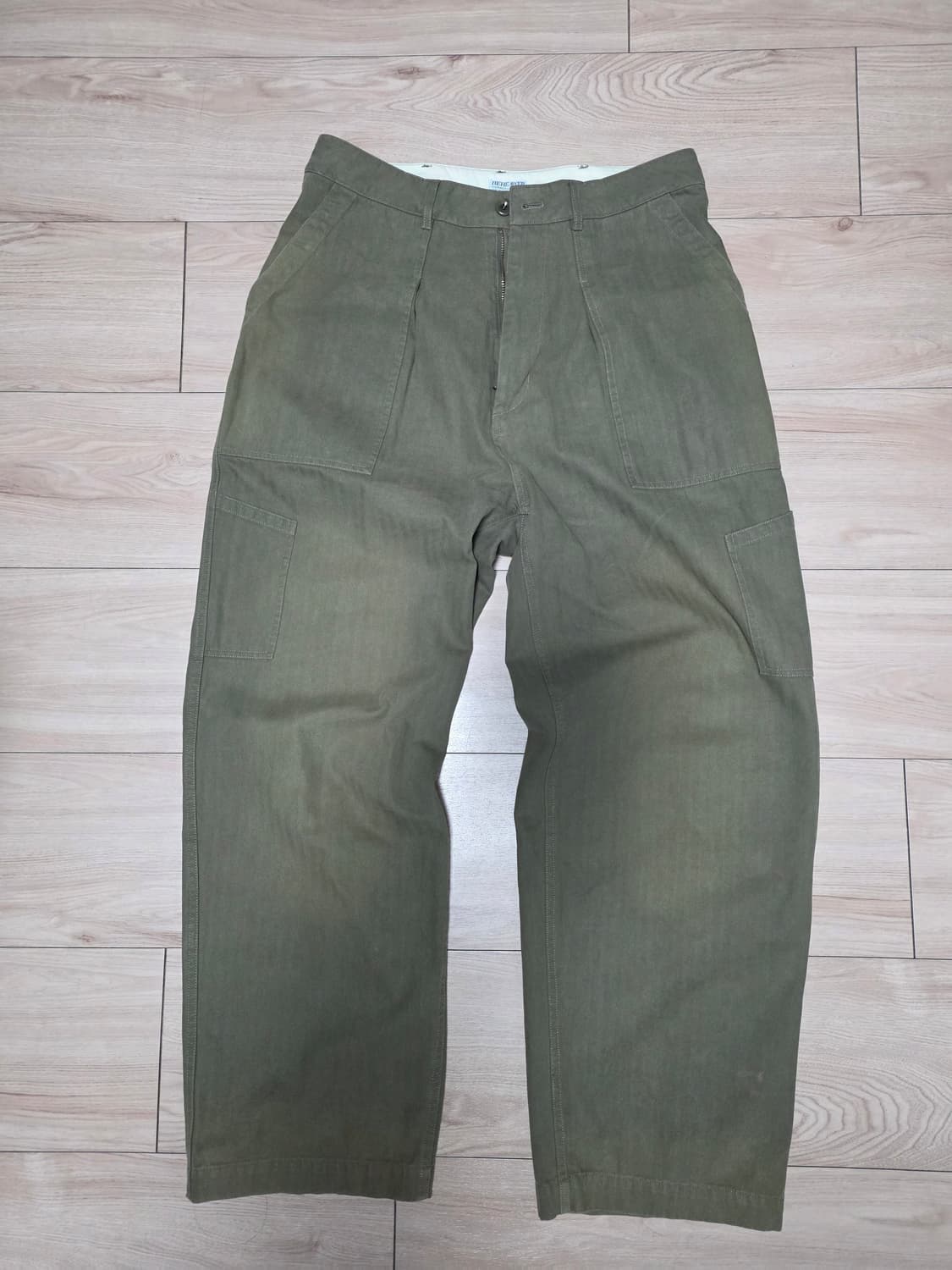 [32"] 비헤비어 HEMMED MIL Pants 팝니다 상품이미지1
