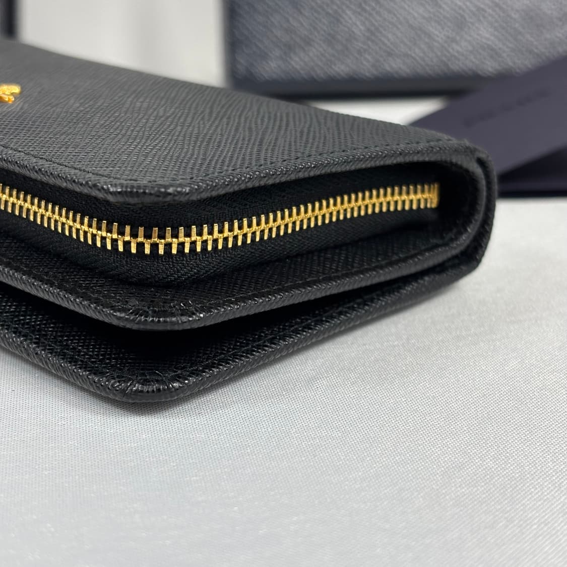 (새상품,풀구성)프라다 사피아노 레더 중지갑 블랙 1ML225 상품이미지7