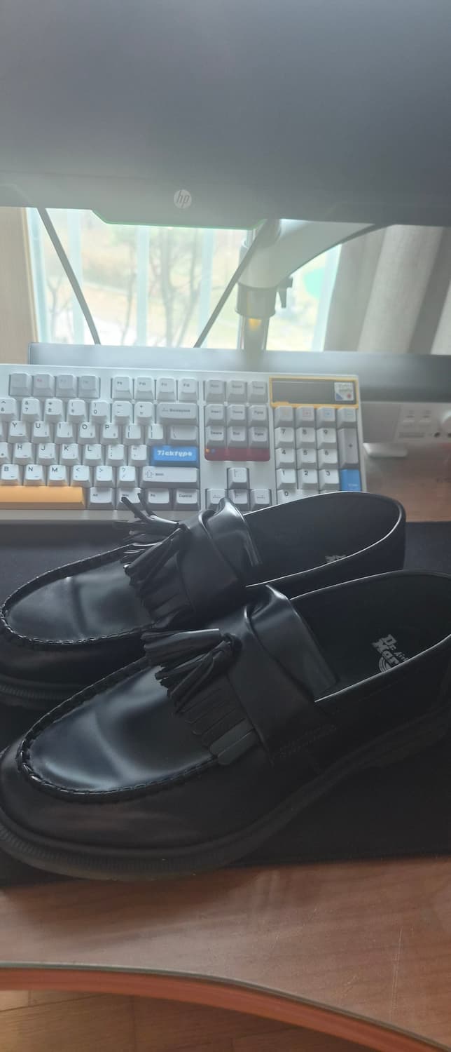 미사용 닥터마틴 아드리안 280 uk9 팝니다 상품이미지2