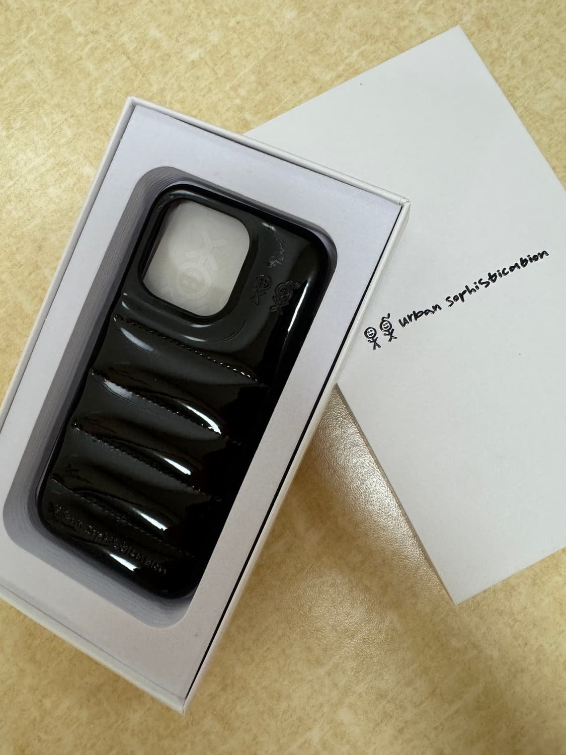 어반소피스티케이션 아이폰 15 Pro 푸퍼 패딩 케이스 상품이미지3