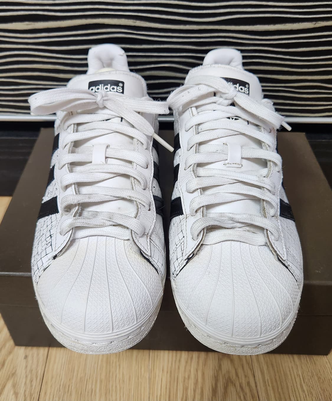 adidas 아디다스 슈퍼스타 그리드 레더
AQ8333 스니커즈, 운동화 상품이미지3