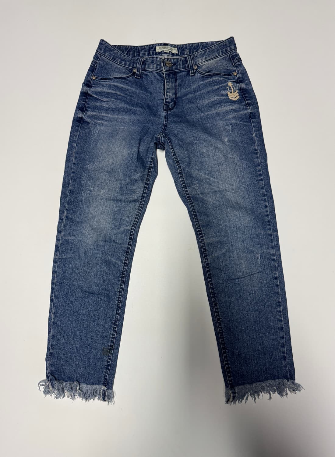 여성 써스데이아일랜드 밑단 스크래치 데님팬츠 상품이미지1