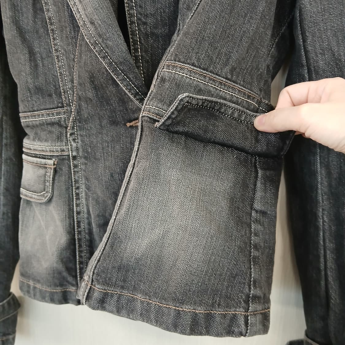 베티붑 데님 자켓 블랙 워싱 상품이미지3