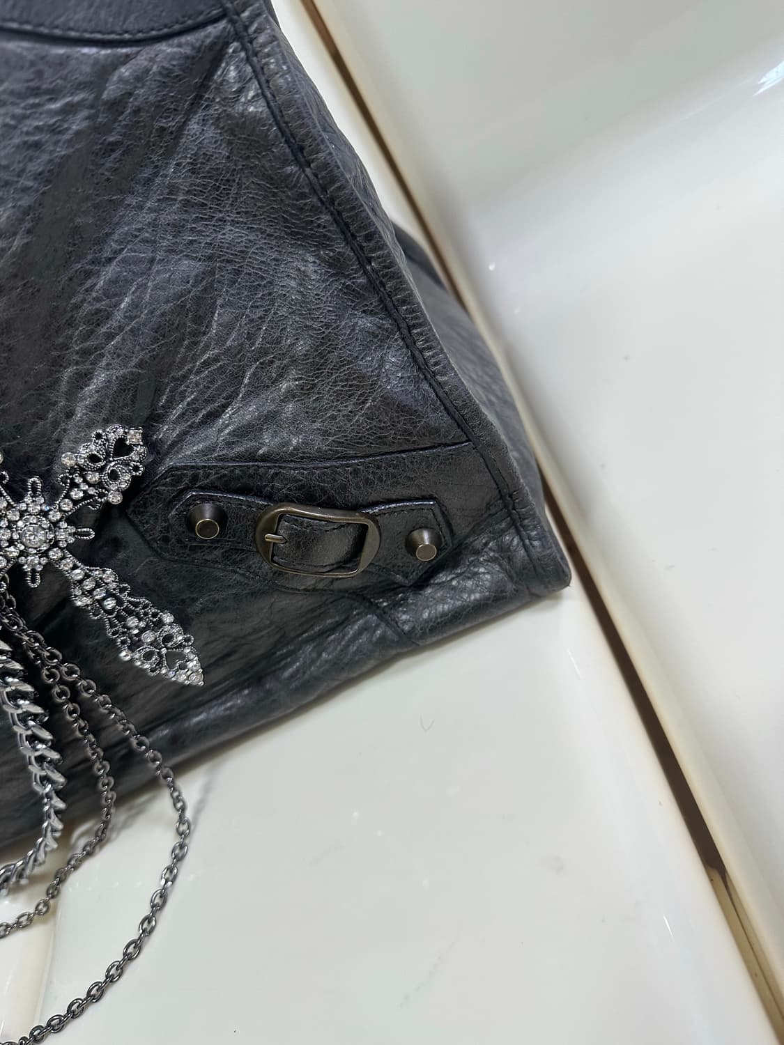 [A 정품] 발렌시아가 시티 모터백 라지 다크그레이 상품이미지3